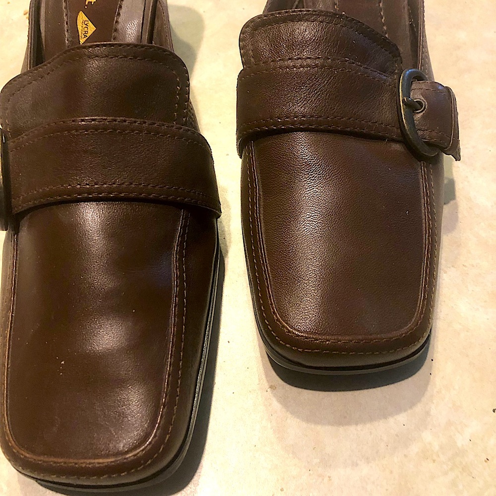 Easy Spirit like new shoes sz 8 REDUCED
